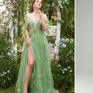 Zapaka prom dress. Brand new size 2. Never worn.